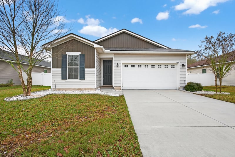 Front Far at 1062 Persimmon Dr, Middleburg, FL 32068