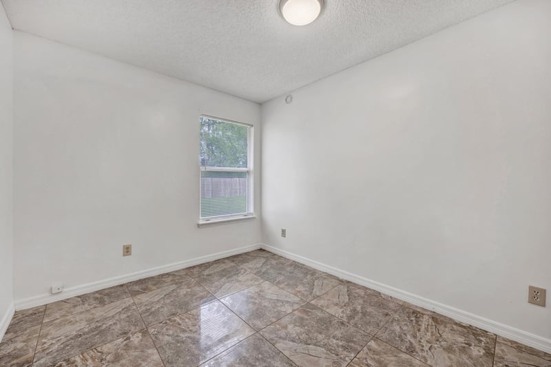 Photo 31 of 435 Jax Estates Dr N, Jacksonville, FL 32218, photographed by Megapixeler
