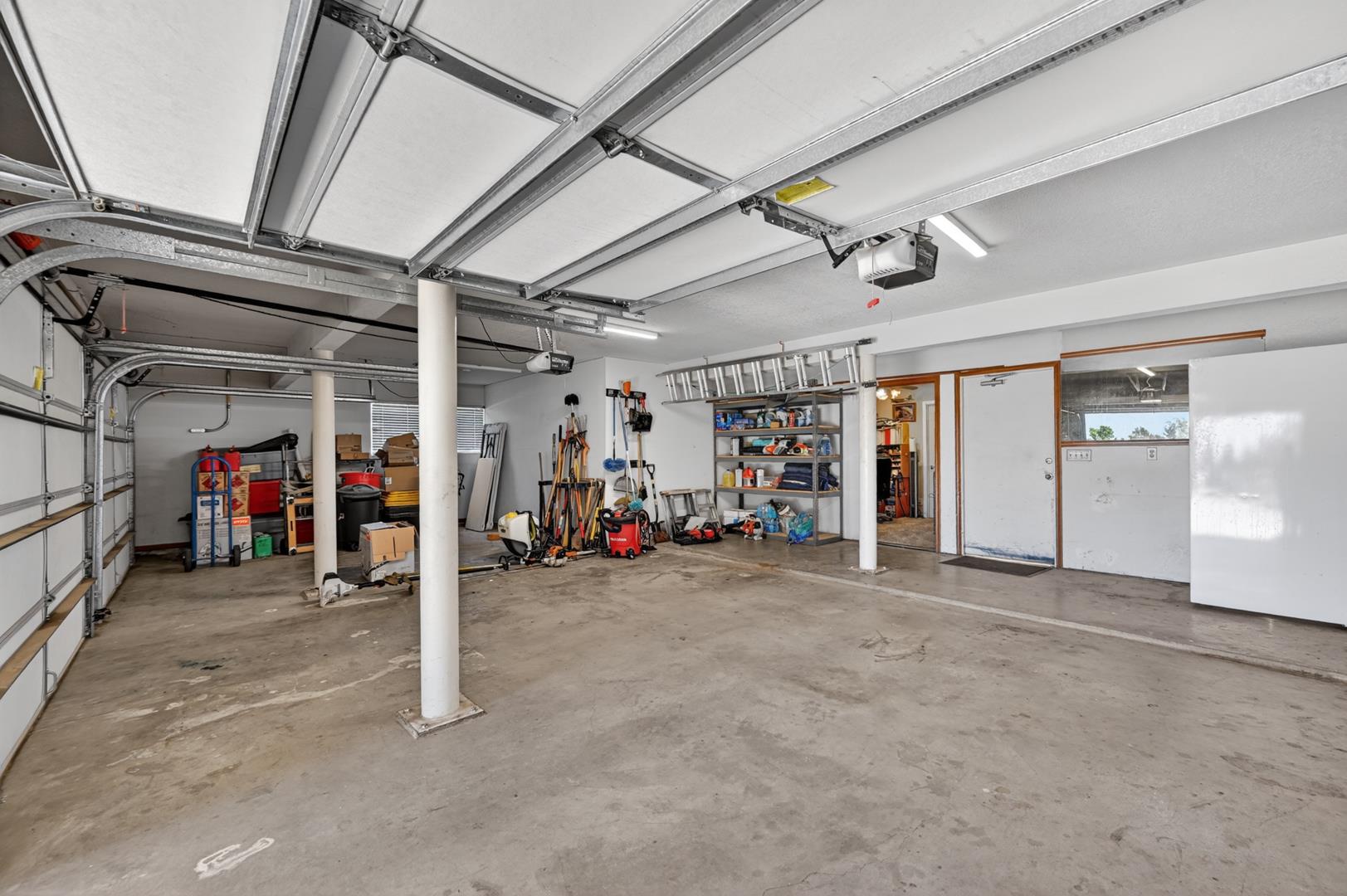 1185 N Locan Ave, photo 89