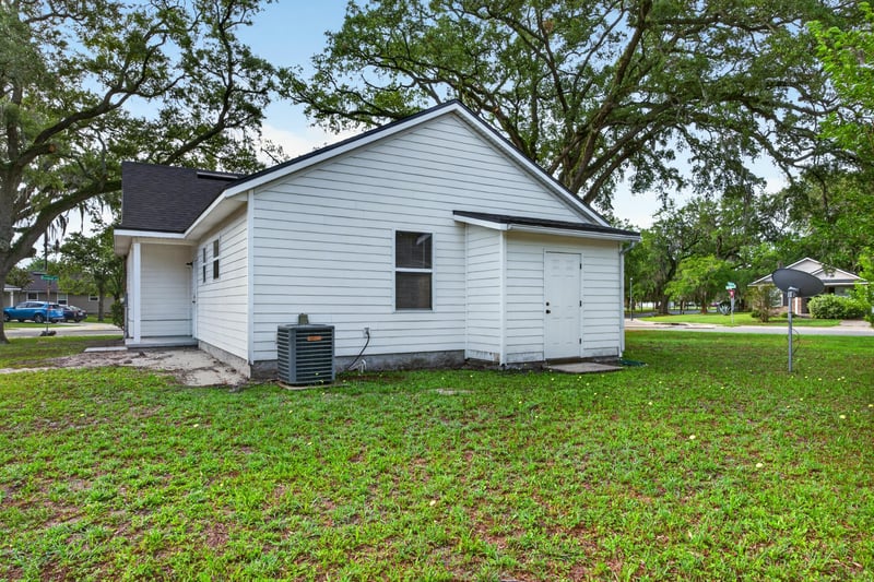 Photo 34 of 821 Oak Arbor Cir, Jacksonville, FL 32206, photographed by Megapixeler