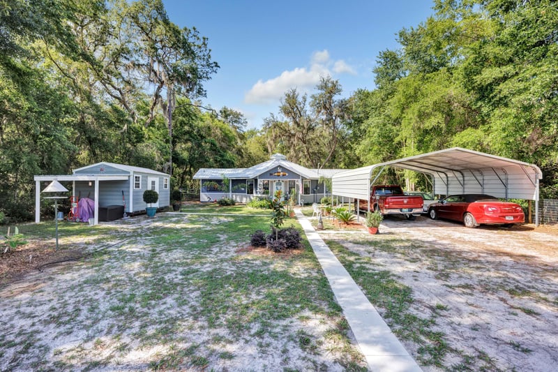 Photo 4 of 185 Violet Cir, Interlachen, FL 32148, photographed by Megapixeler