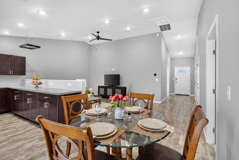 Kitchen and dining area, photographed by Megapixeler on Birch Run E, Orange Park