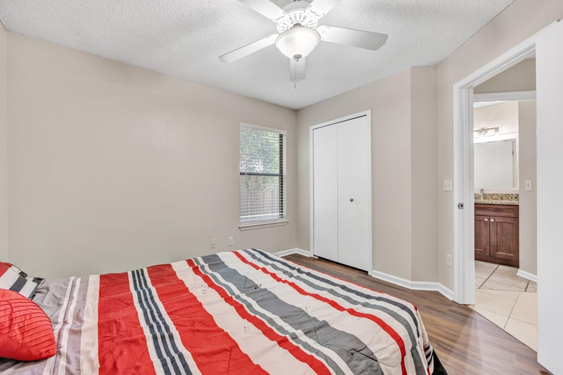 Photo 18 of 3805 Tallcott Dr, Jacksonville, FL 32246, photographed by Megapixeler