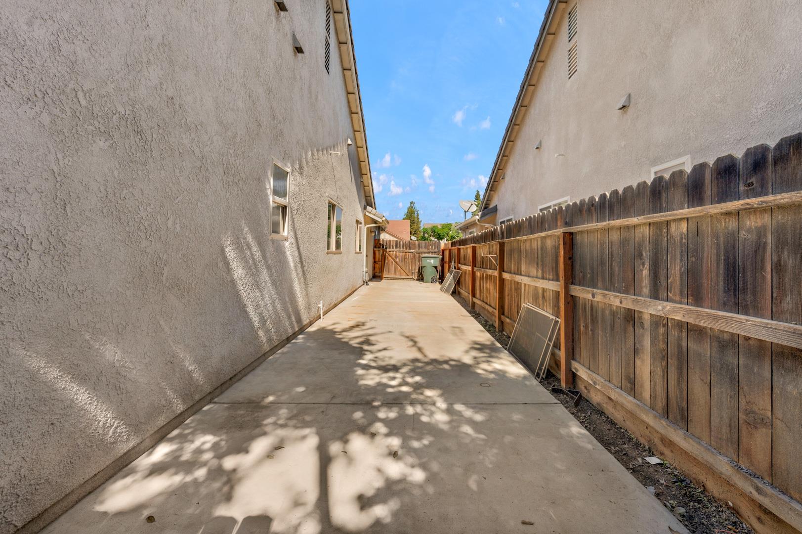 6687 E Michigan Ave, photo 16