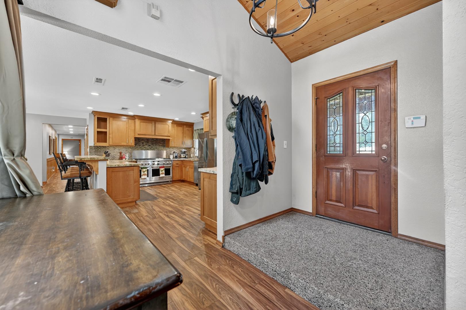 1185 N Locan Ave, photo 32