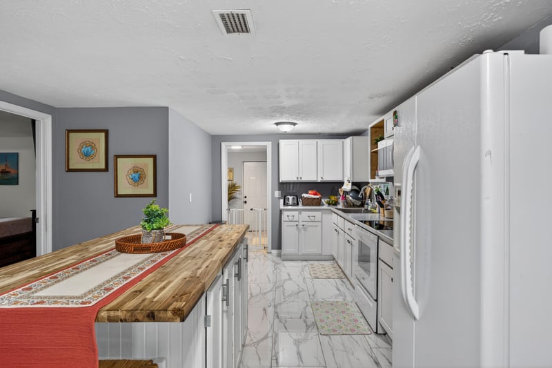 Photo 42 of 7221 Dostie Dr E, Jacksonville, FL 32209, photographed by Megapixeler