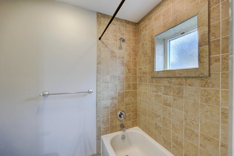 Primary Bath at 371 4th St, Atlantic Beach, FL 32233
