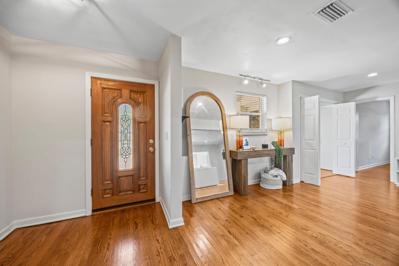 Photo 6 of 906 Old Grove Manor, Jacksonville, FL 32207, photographed by Megapixeler