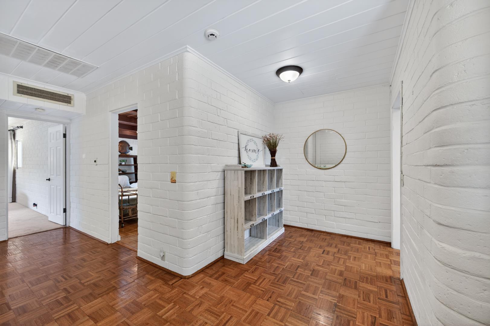 1220 E Sussex Way, photo 30