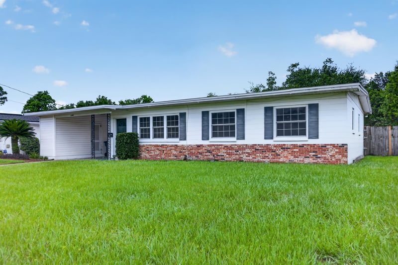 Wide front exterior view of the home at 11462 Elane Dr, Jacksonville, FL