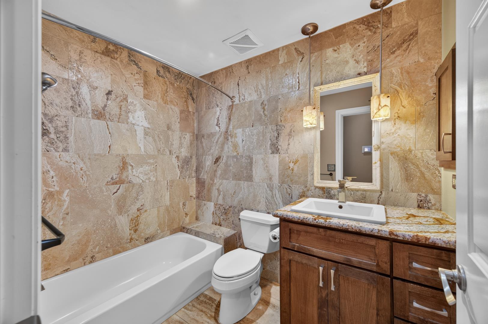 6495 N Vagedes Ave, photo 35