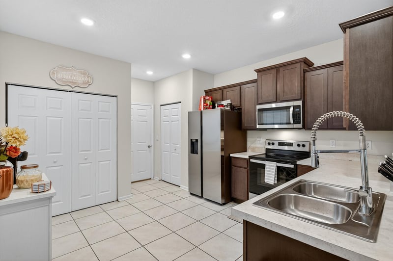 Photo 15 of 12784 Veterans Ct, Jacksonville, FL 32218, photographed by Megapixeler