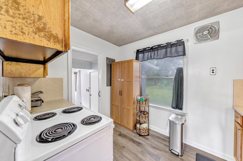Photo 9 of 2867 Stonemont St, Jacksonville, FL 32207, photographed by Megapixeler