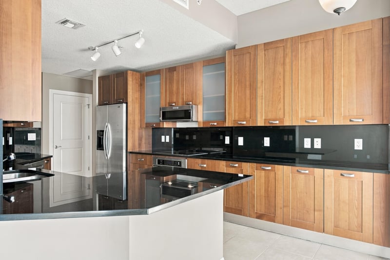 Kitchen cabinetry and appliance wall, photographed by Megapixeler on Riverplace Blvd, Jacksonville