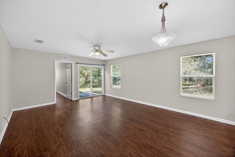 LiDining Room & Living Room 2 at 3029 Bessent Rd, Jacksonville, FL 32218