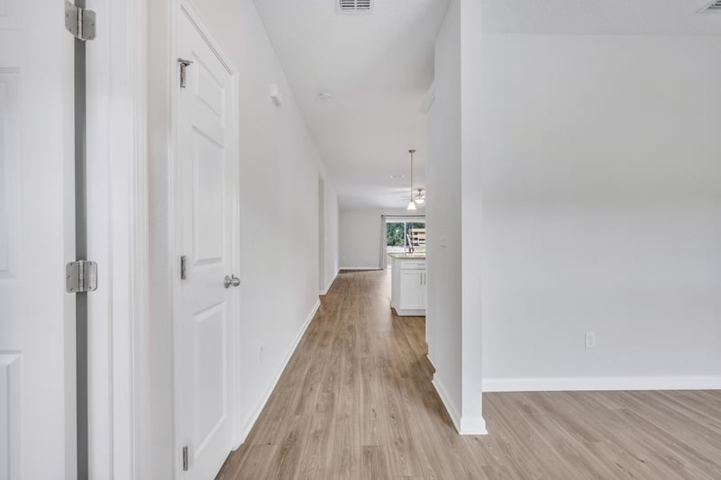 Photo 9 of 2373 Glen Gardner Dr, Jacksonville, FL 32246, photographed by Megapixeler