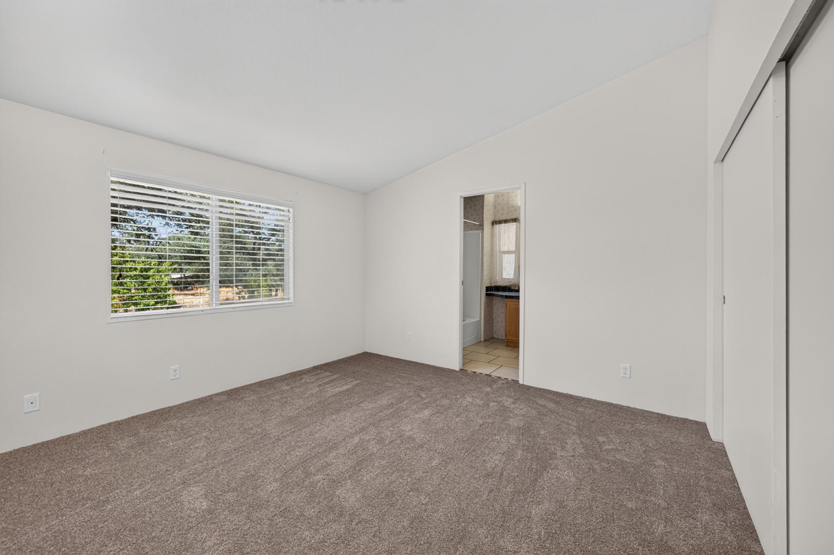 31417 Auberry Rd, photo 11