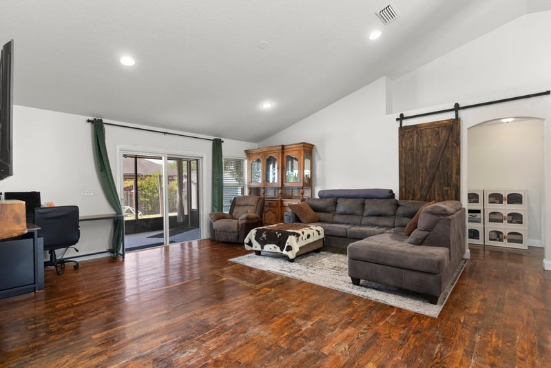 Photo 7 of 3808 Falcon Crest Dr, Green Cove Springs, FL 32043, photographed by Megapixeler