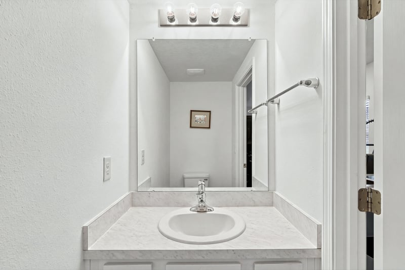Bathroom vanity and mirror, photographed by Megapixeler on Haymon Ave, Jacksonville