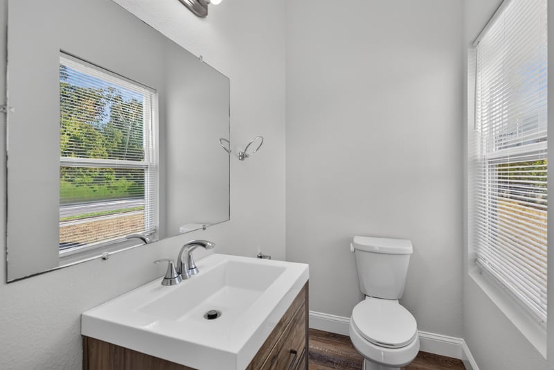 Bathroom vanity and toilet, photographed by Megapixeler on Lem Turner Rd, Jacksonville