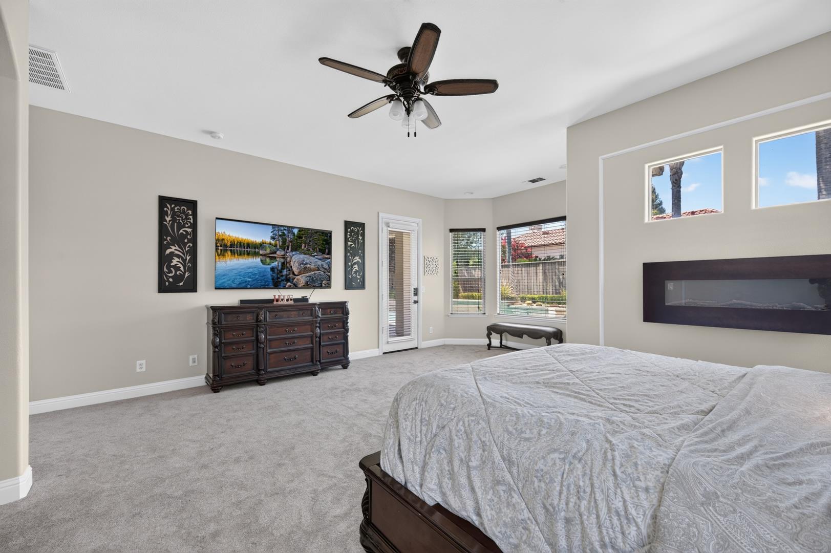 633 W Richmond Ave, photo 77