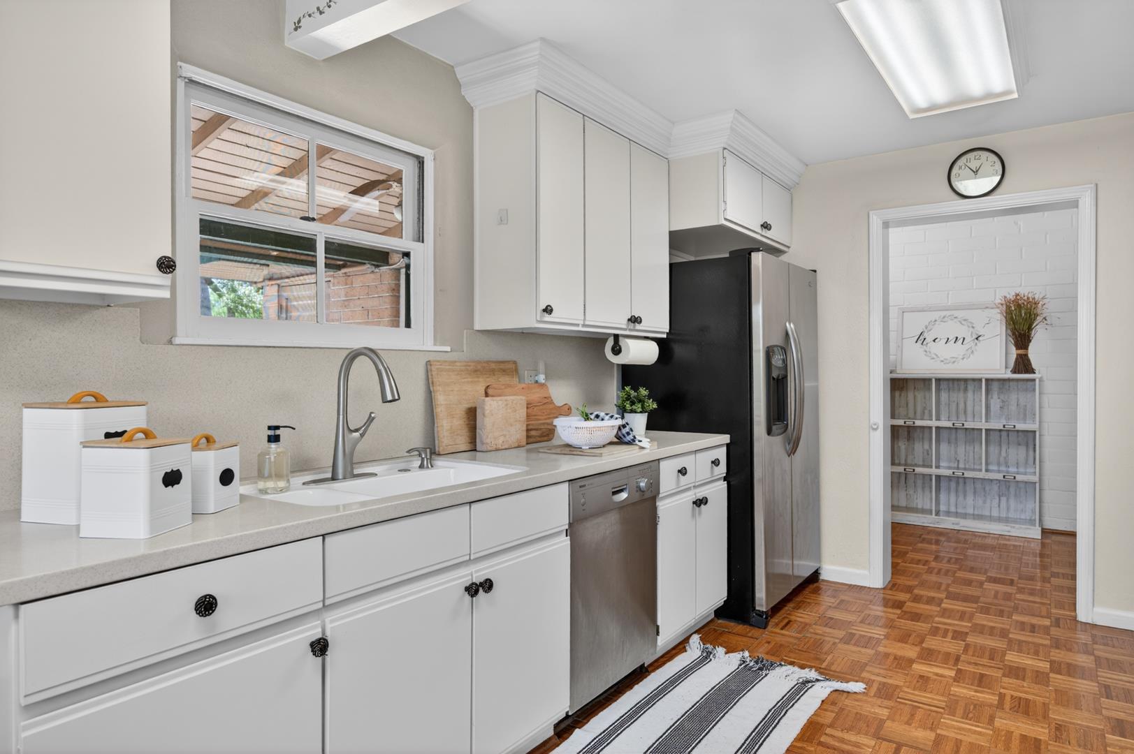1220 E Sussex Way, photo 23
