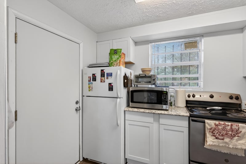 Photo 8 of 2570 Spirea St, Jacksonville, FL 32209, photographed by Megapixeler