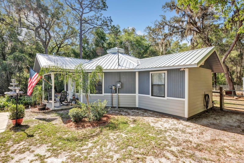 Photo 6 of 185 Violet Cir, Interlachen, FL 32148, photographed by Megapixeler