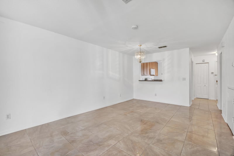 Photo 17 of 8300 Plaza Gate Ln unit 1062, Jacksonville, FL 32217, photographed by Megapixeler