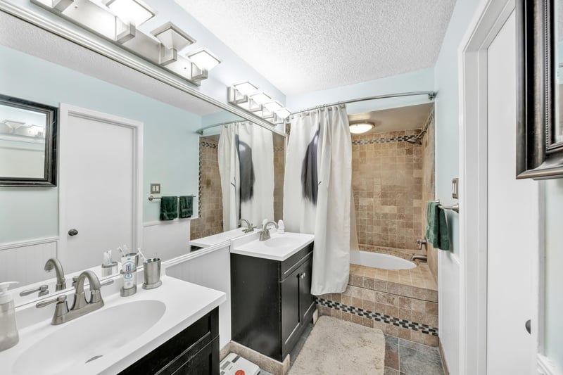 Photo 17 of 1522 Sand Dollar Cir, Neptune Beach, FL 32266, photographed by Megapixeler