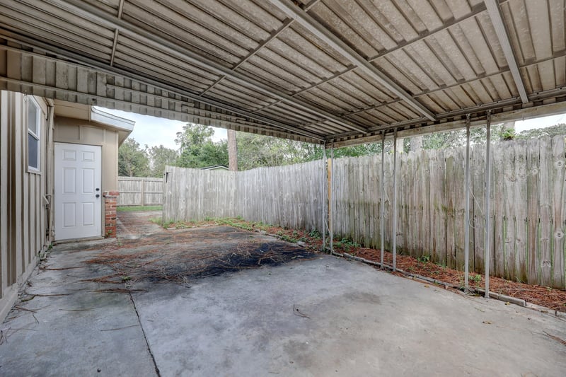 Garage at 803 Barbados Rd, Jacksonville, FL 32216