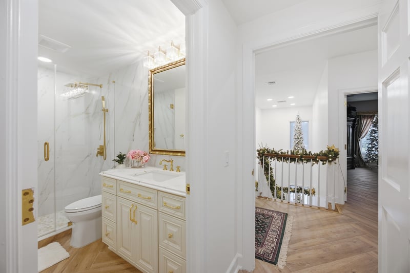 Bathroom 5 at 7987 Hollyridge Rd, Jacksonville, FL 32256