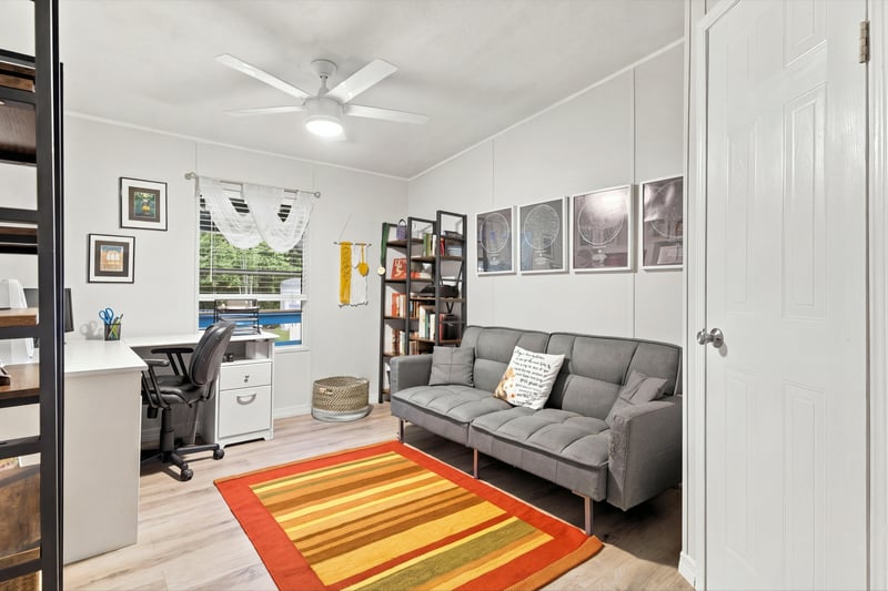 Home office or sitting room, photographed by Megapixeler on Secret Cove Rd, Middleburg, FL