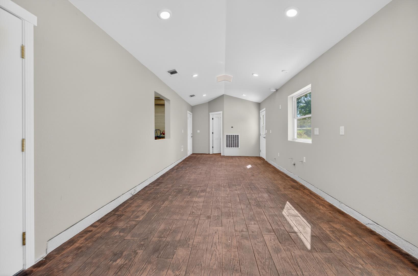30919 Auberry Rd, photo 93