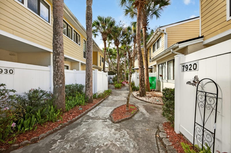 Photo 38 of 7936 Los Robles Ct #7936, Jacksonville, FL 32256, photographed by Megapixeler