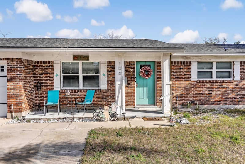 Photo 3 of 106 Saratoga Cir S, Atlantic Beach, FL 32233, photographed by Megapixeler