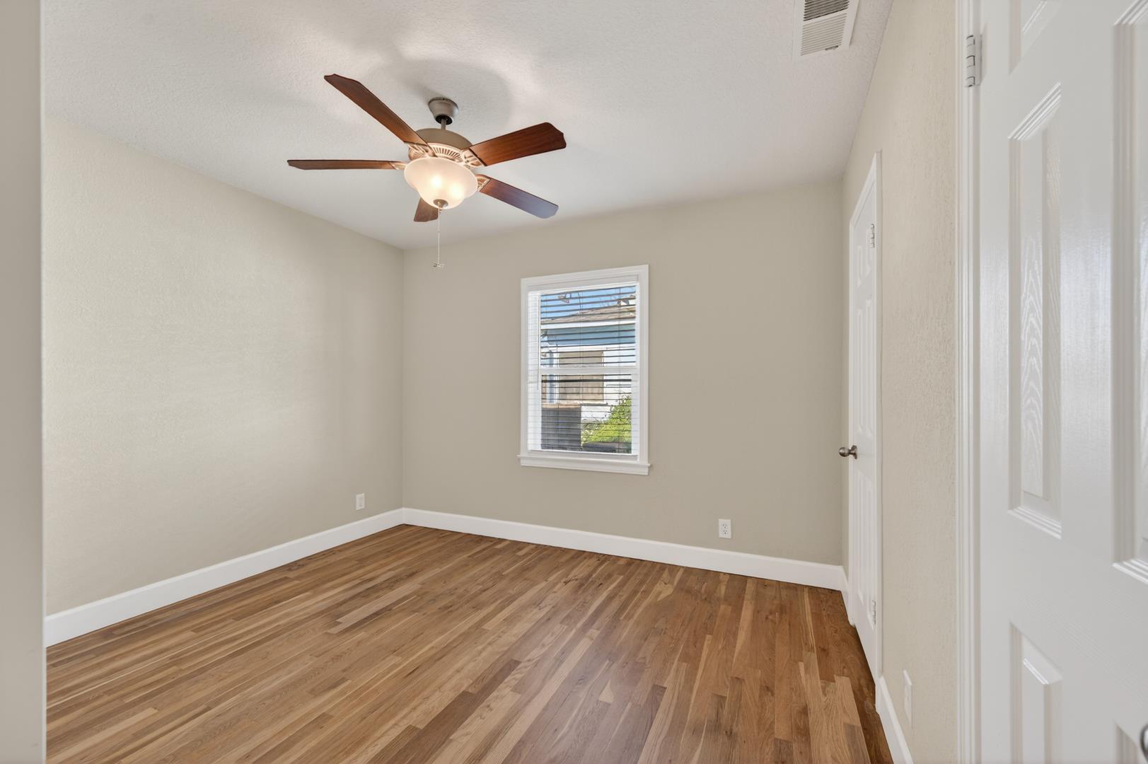 1146 E Cortland Ave, photo 23