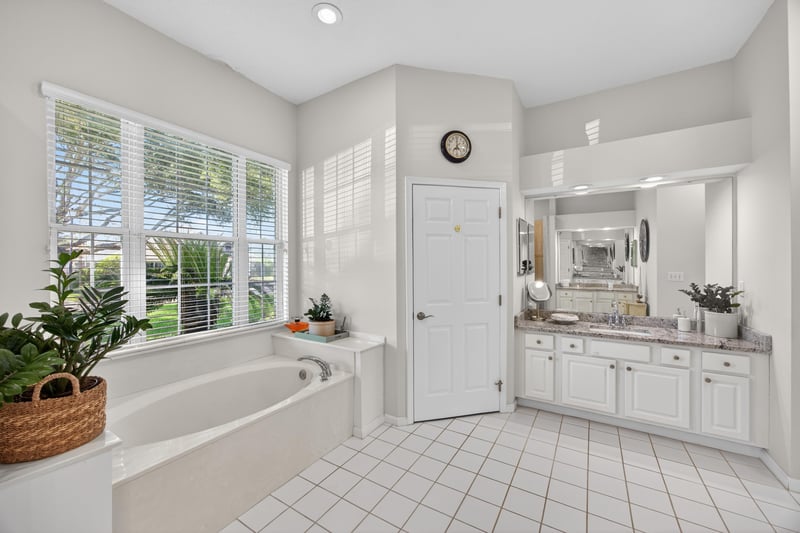 Photo 33 of 13826 Holland Park Dr, Jacksonville, FL 32224, photographed by Megapixeler