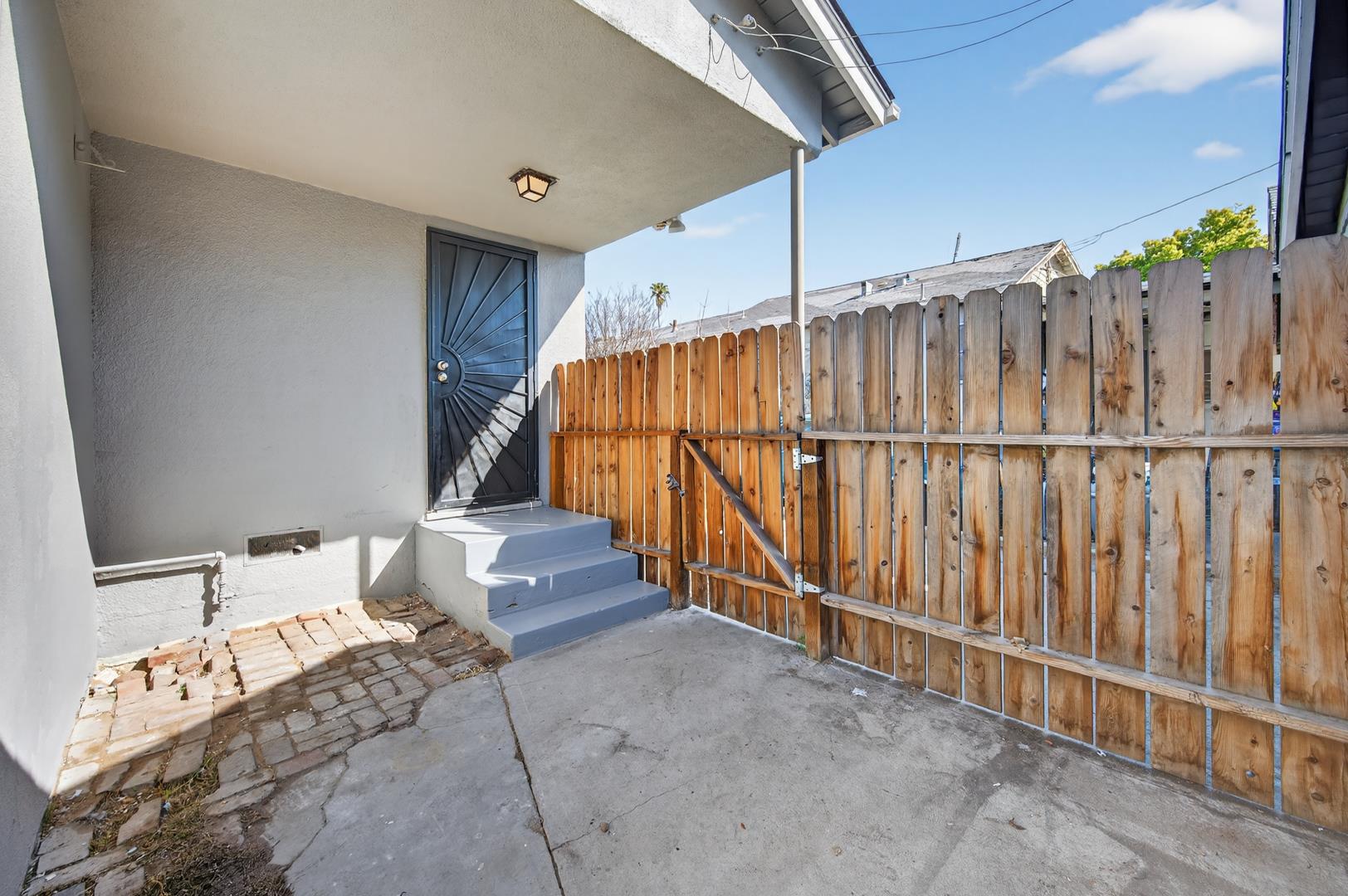 1146 E Cortland Ave, photo 33