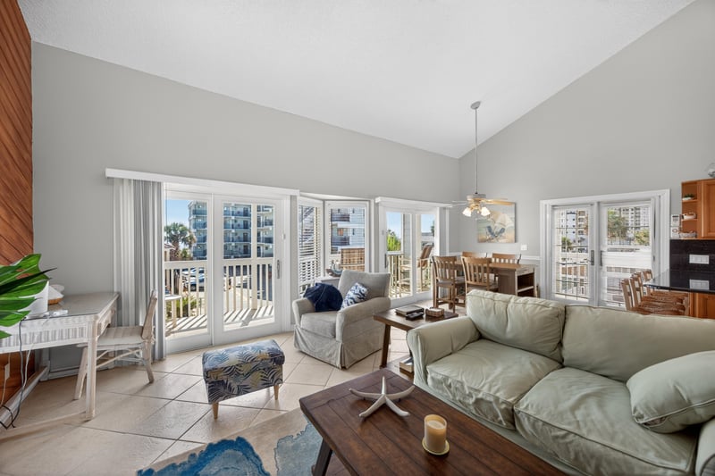 Photo 8 of 724 1st St S, Jacksonville Beach, FL 32250, photographed by Megapixeler