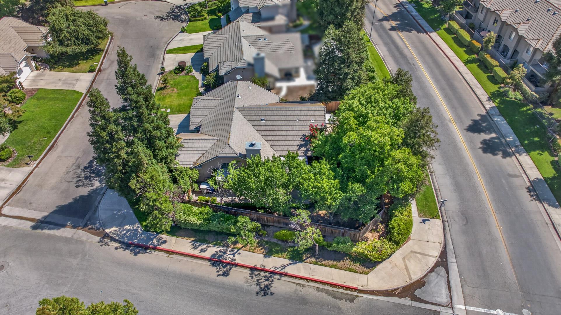 1327 E La France Dr, photo 10