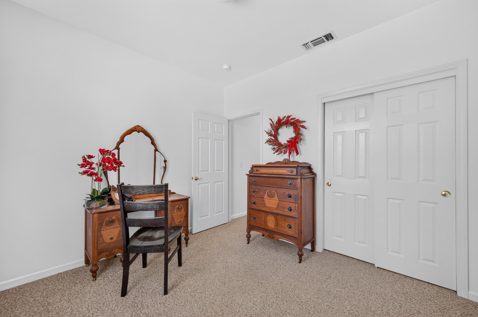 337 Village Dr, photo 68