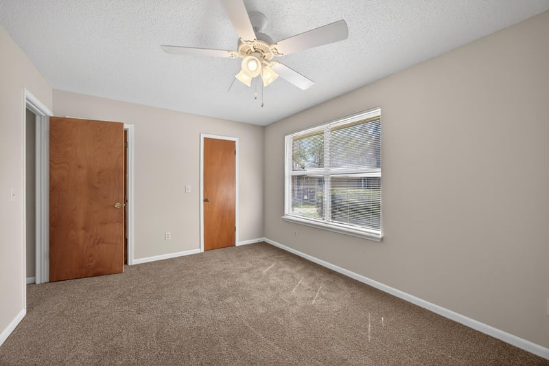 Photo 13 of 5033 Yearling Ln, Jacksonville, FL 32210, photographed by Megapixeler
