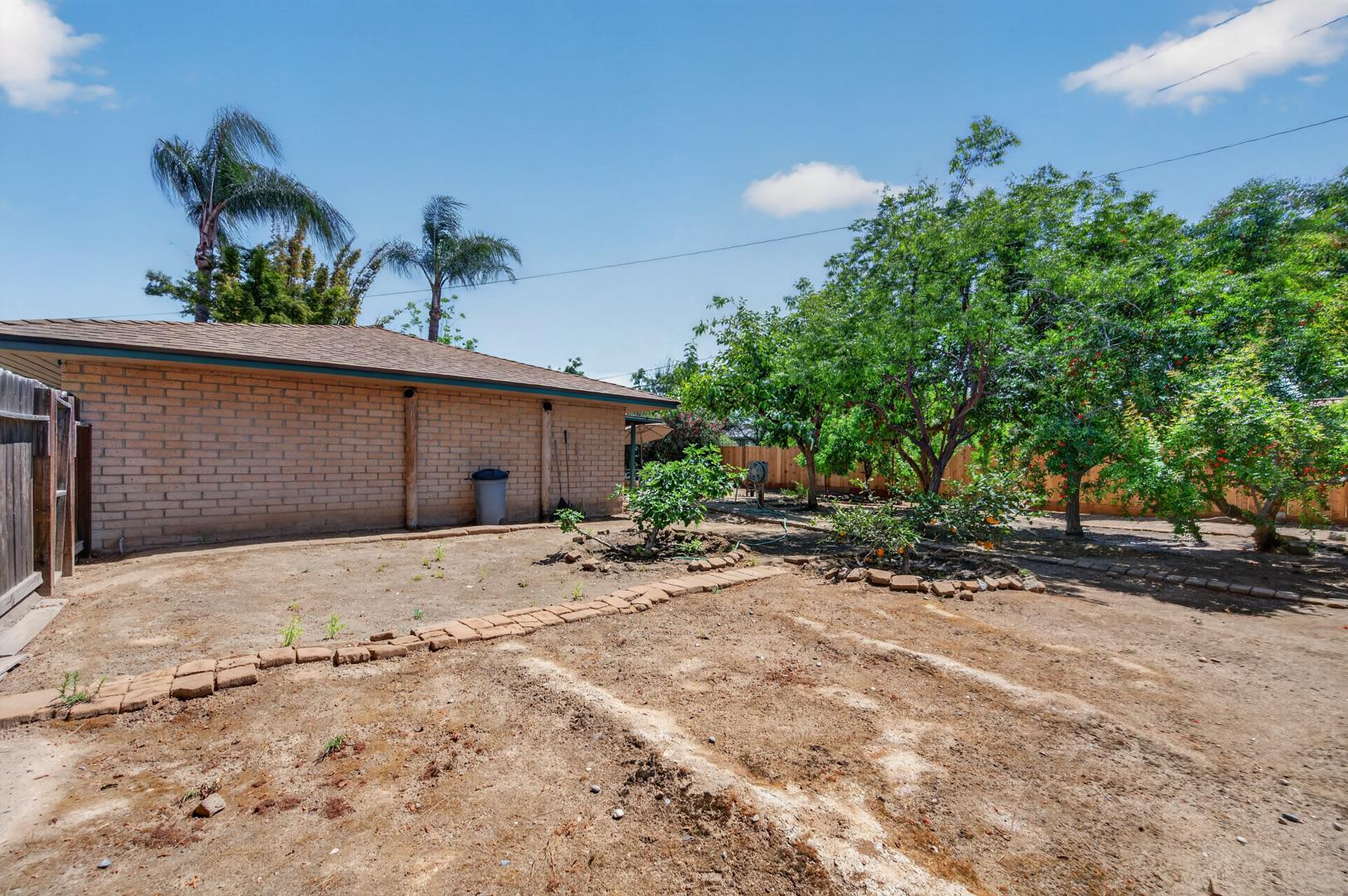 1220 E Sussex Way, photo 63