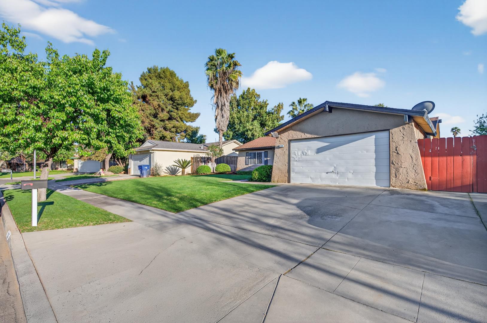 1235 W Dyer Ave, photo 54