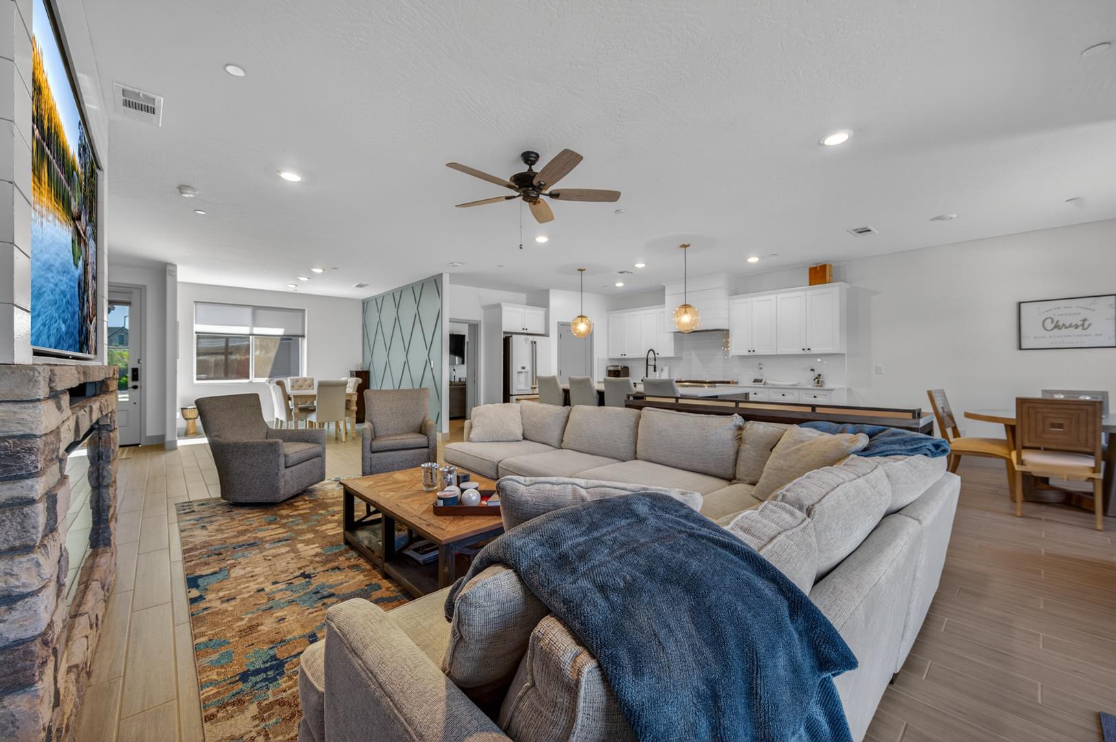 2086 N Phillip Ave, photo 36