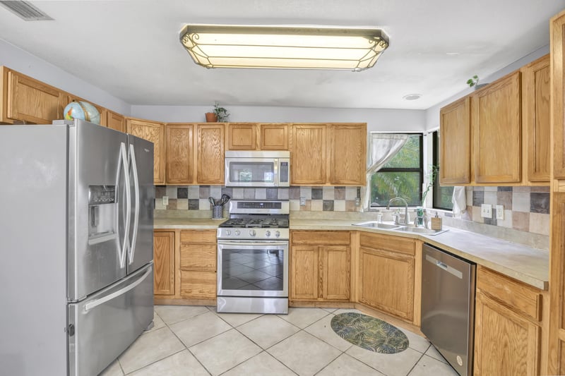 Photo 13 of 3983 Habana Ave, Jacksonville, FL 32217, photographed by Megapixeler