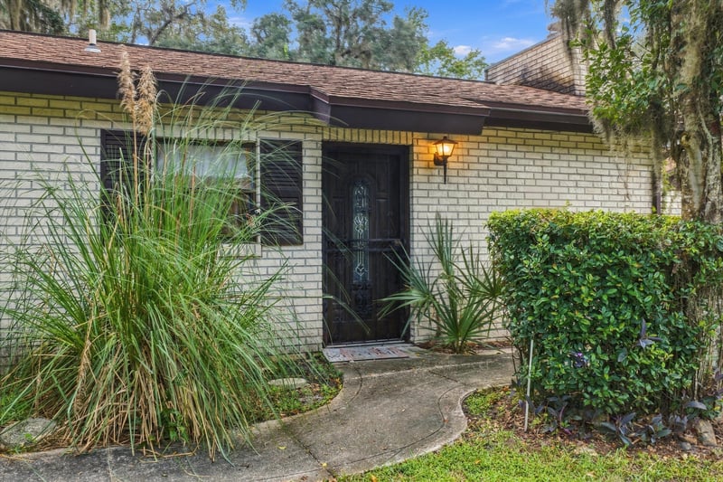Photo 13 of 6871 Hyde Grove Ave, Jacksonville, FL 32210, photographed by Megapixeler