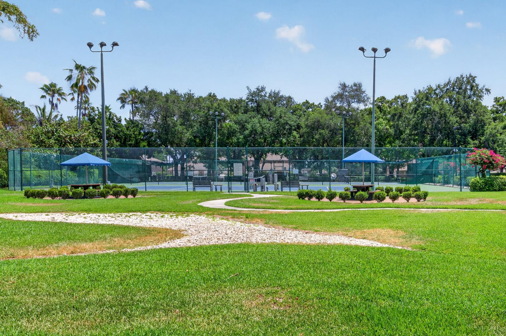 6650 Ilex Cir, photo 30