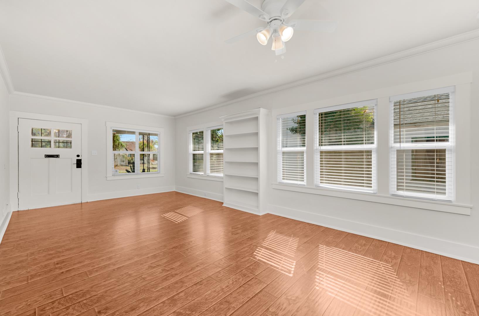 1009 N Vagedes Ave, photo 9